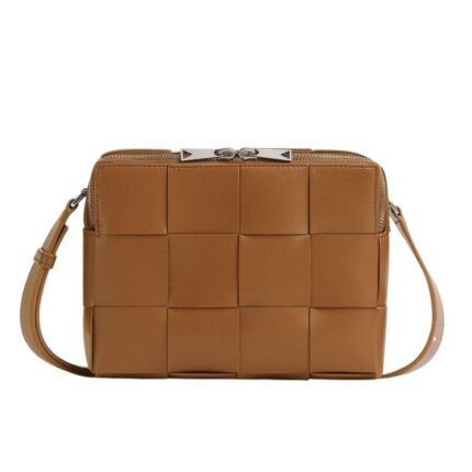 BOTTEGA VENETA CASSETTE CAMERA BAG