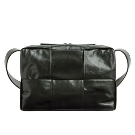 BOTTEGA VENETA MEDIUM ARCO CAMERA BAG