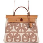 HERMÈS HERBAG ZIP PM 31 CIRCUIT 24 ECRU TOILE H CANVAS AND NATUREL SABLE HUNTER LACQUERED PALLADIUM HARDWARE